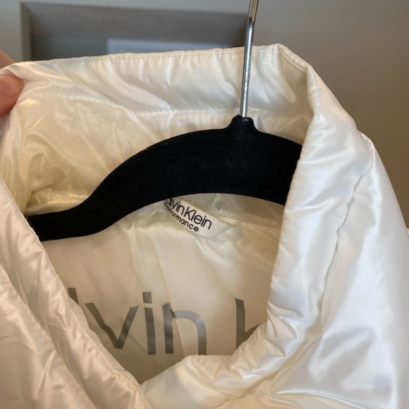 Calvin Klein White Vest - Picture 7 of 7